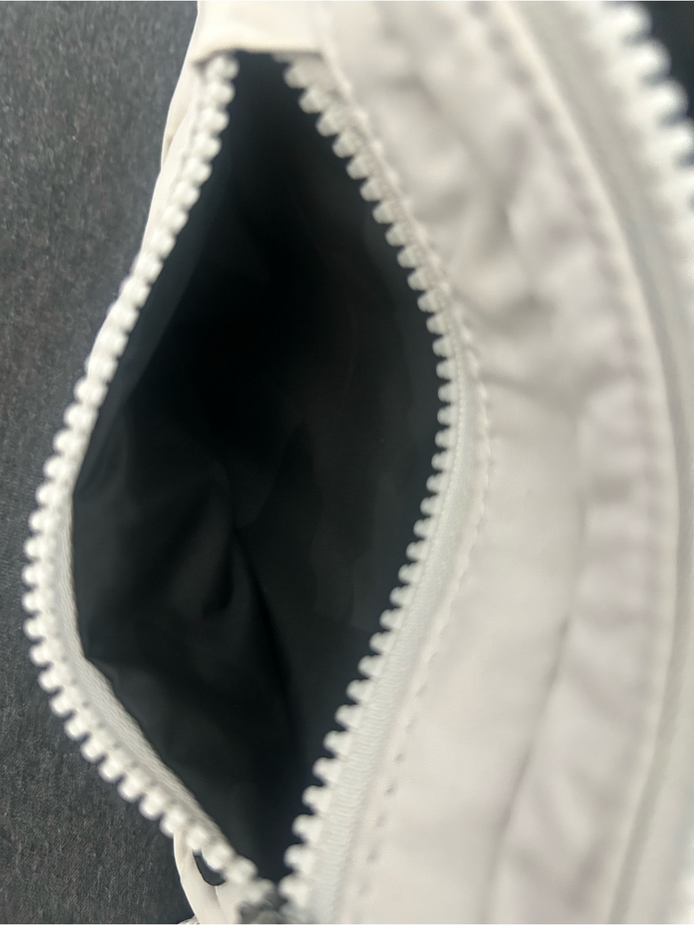 Vuori Hip Pack Salt Grey - Picture 5 of 5